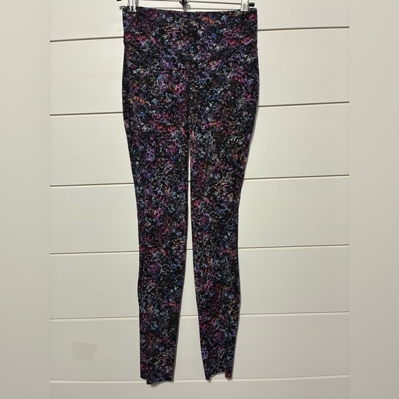 Lululemon Base Pace High-Rise Running Tight 28"
Floral Spray Multi size 6 - Picture 11 of 13